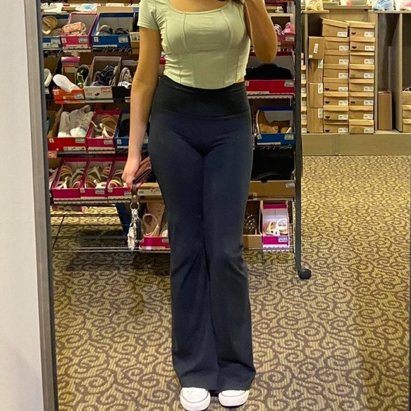 Aerie OFFLINE OG High Waisted Flare Leggings - women’s Medium - Picture 3 of 4